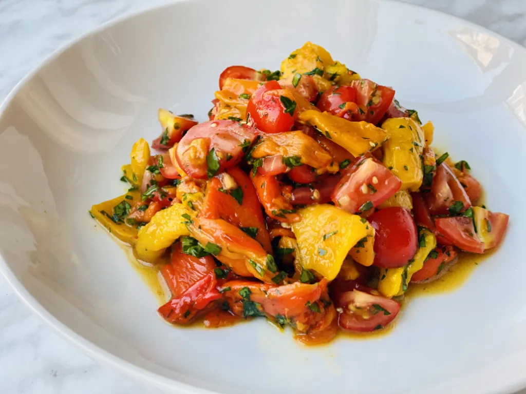 Grilled pepper salad
